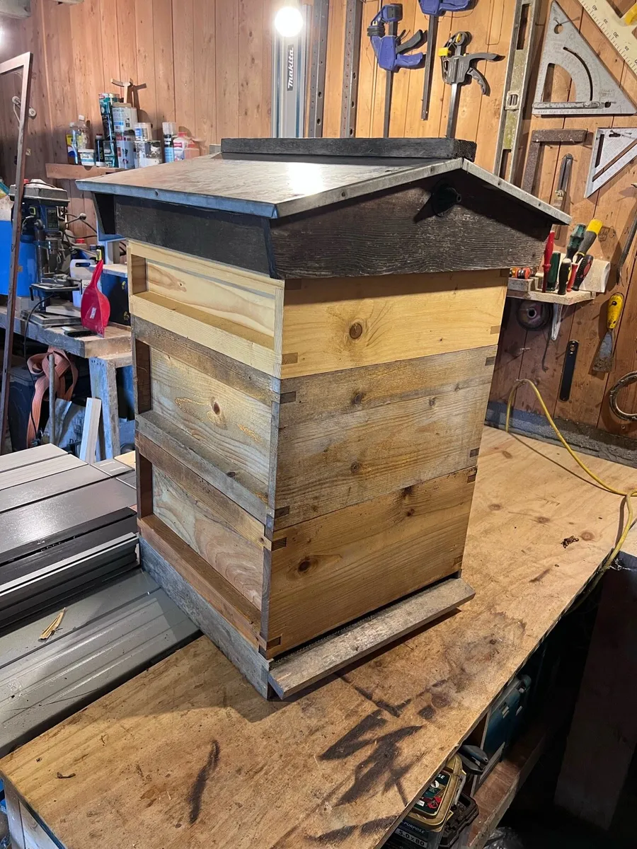 Beekeeping equipment - Image 1