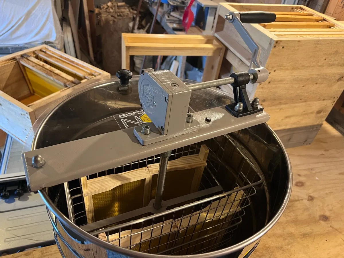 Beekeeping equipment - Image 2