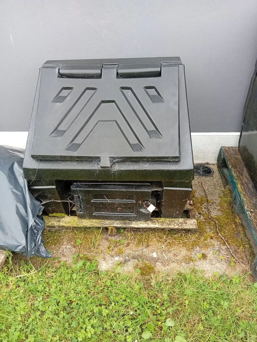 Coal bunkers including content - Image 1