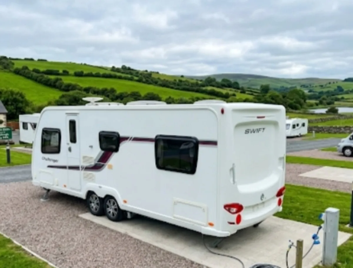 Swift Challenger 625 6 Berth - Image 3