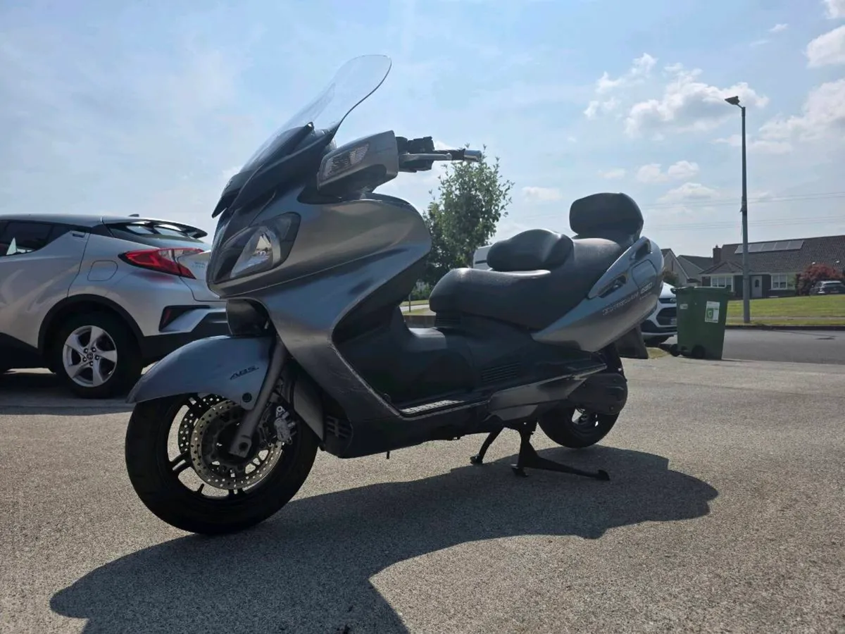Suzuki burgman 650 executive - Image 3