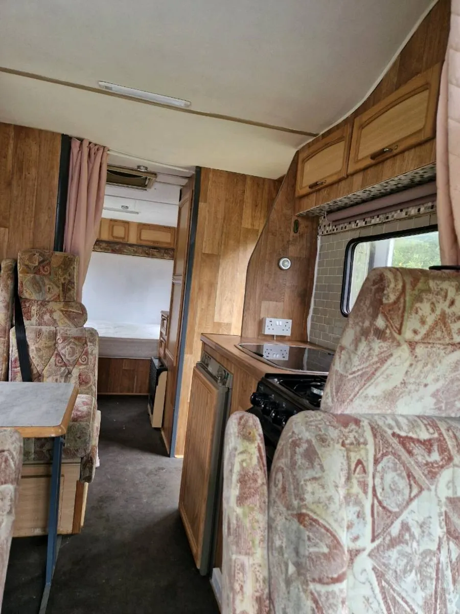 Camper - Image 3
