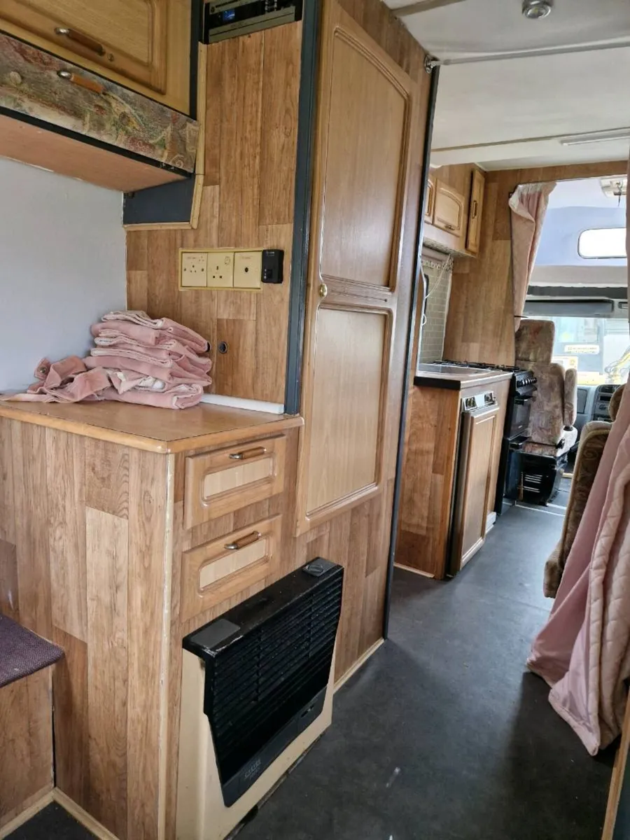 Camper - Image 4