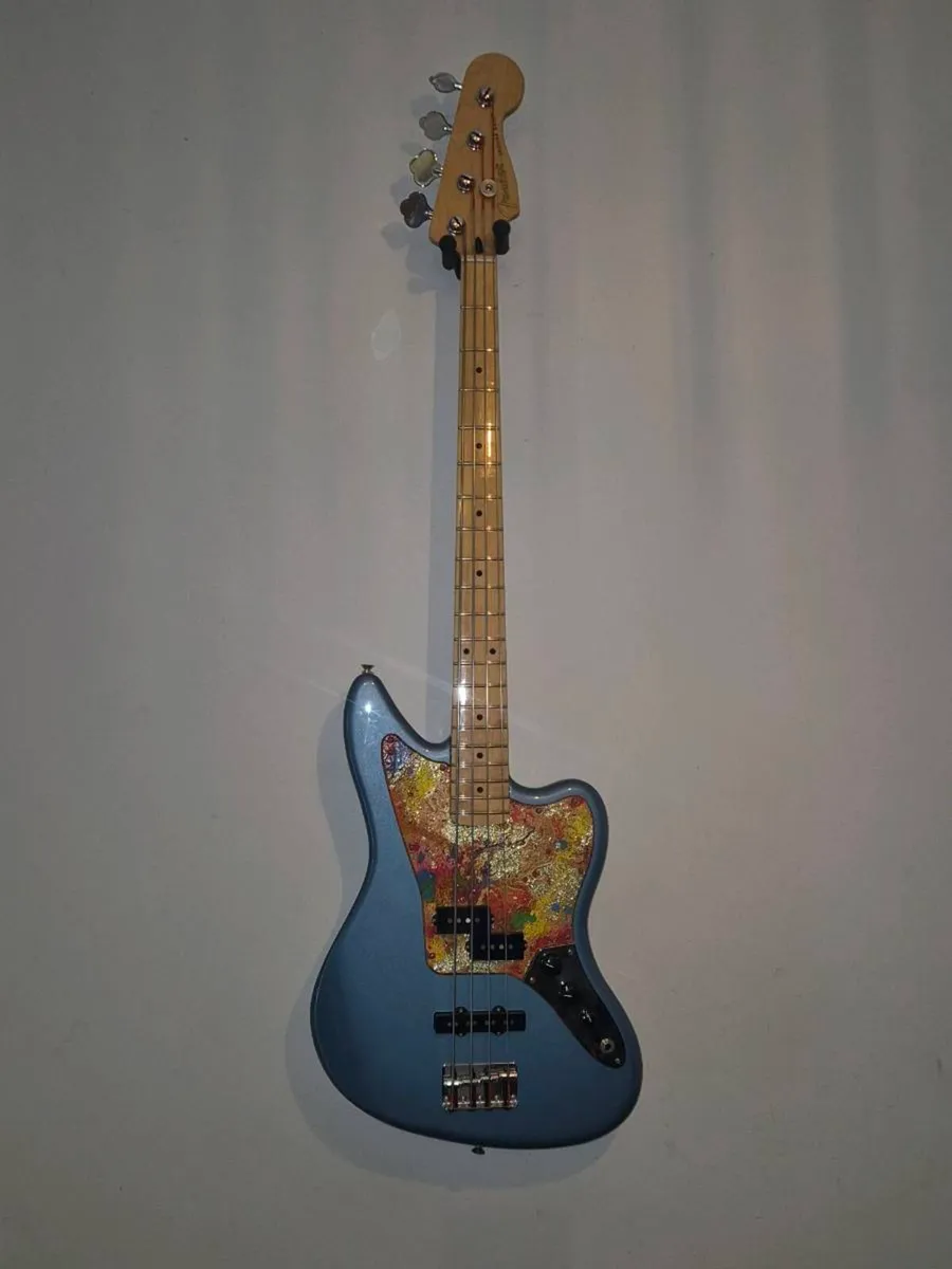 Fender Jaguar Bass - Image 1