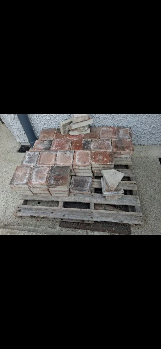 Cobble lock brick