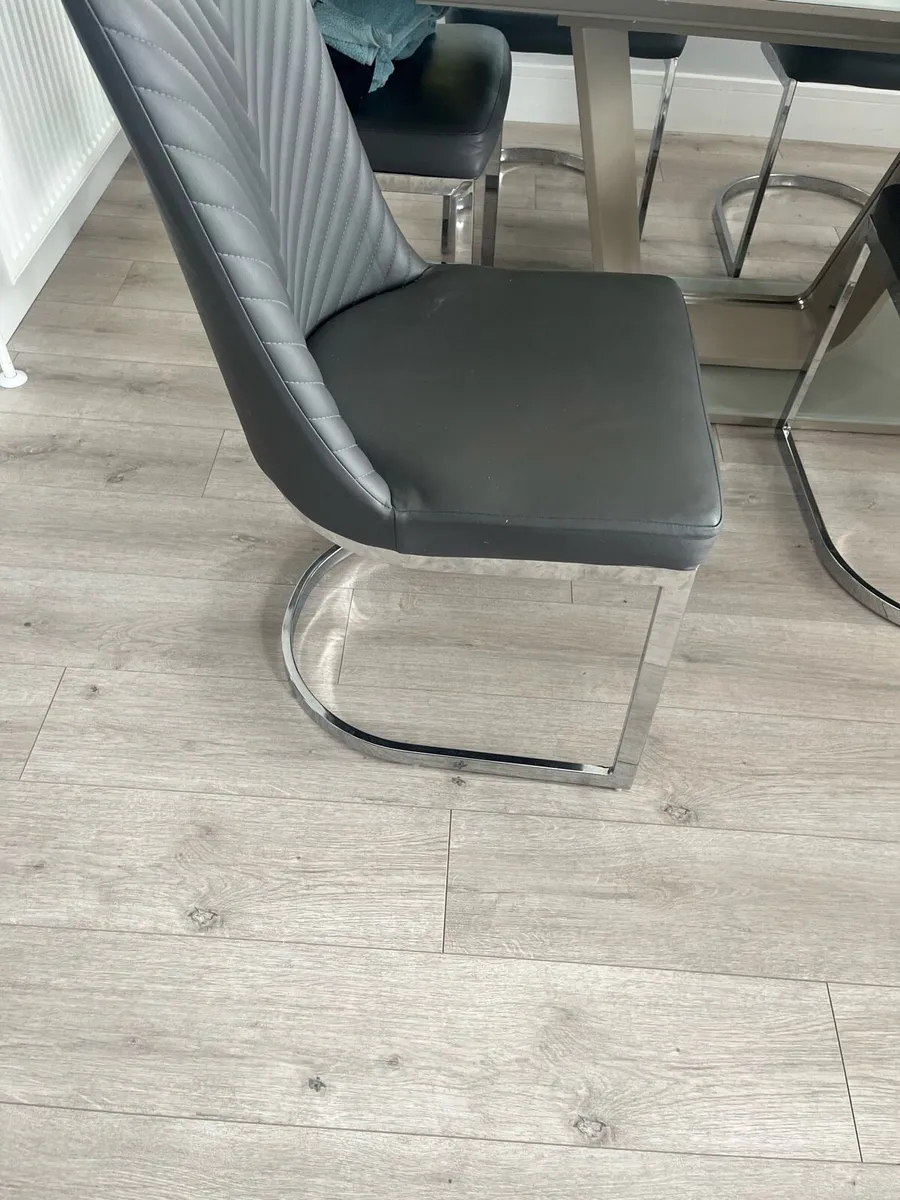 6 Dining Table chairs - Image 3