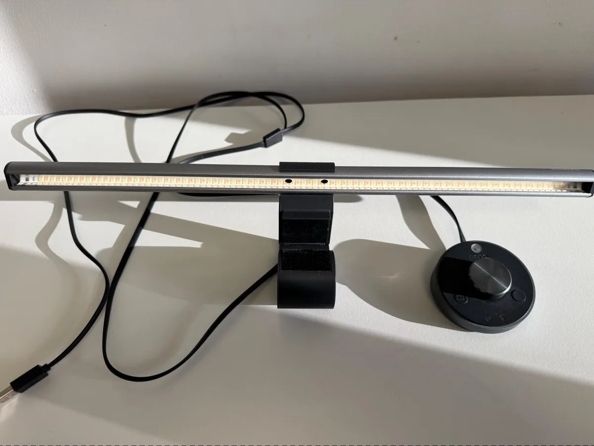 BenQ ScreenBar Plus e-Reading Monitor Light - Image 4