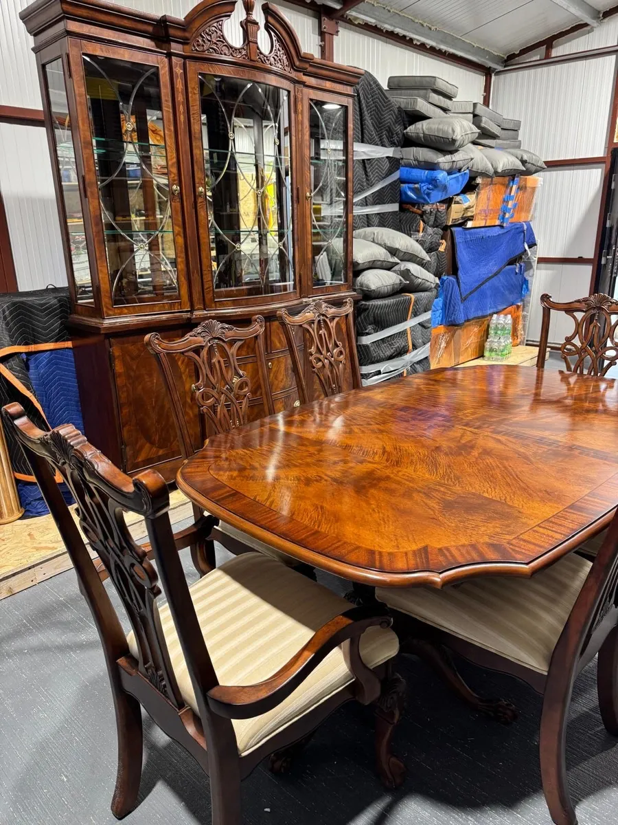 Dining room furniture - Image 1