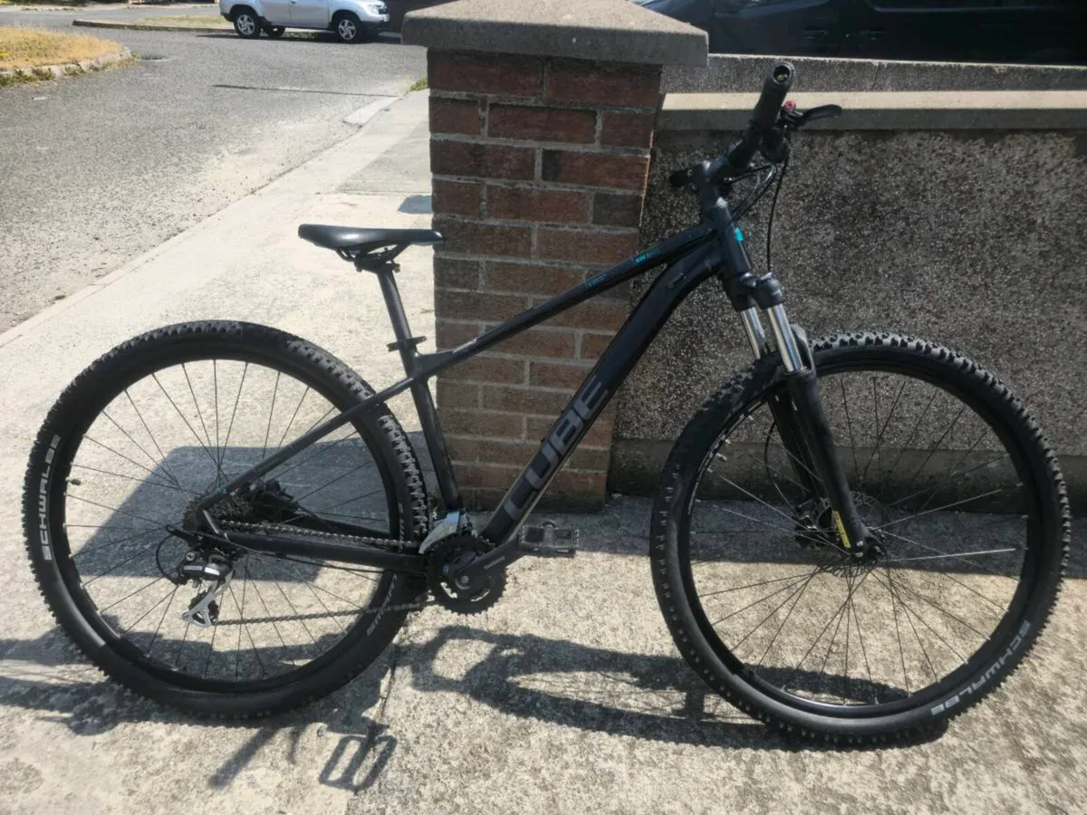 Cube Aim Race mountain bike - Image 1