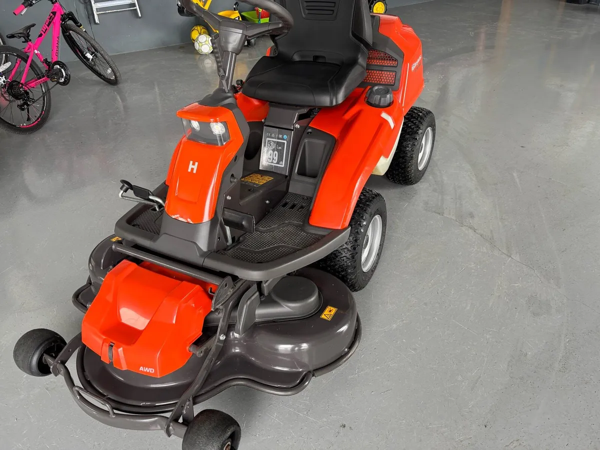 HUSQVARNA R216T AWD FRONT DECK MOWER (103CM DECK) - Image 2