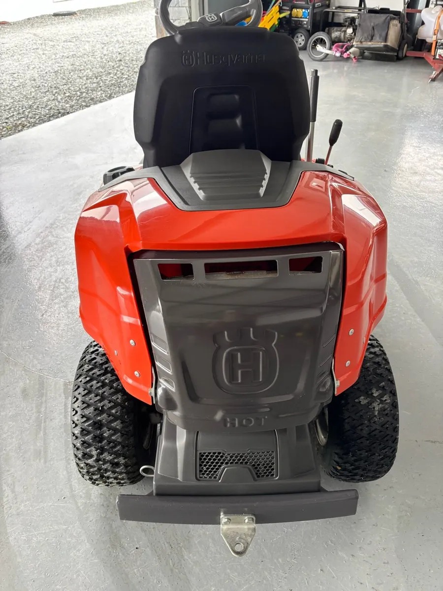 HUSQVARNA R216T AWD FRONT DECK MOWER (103CM DECK) - Image 3