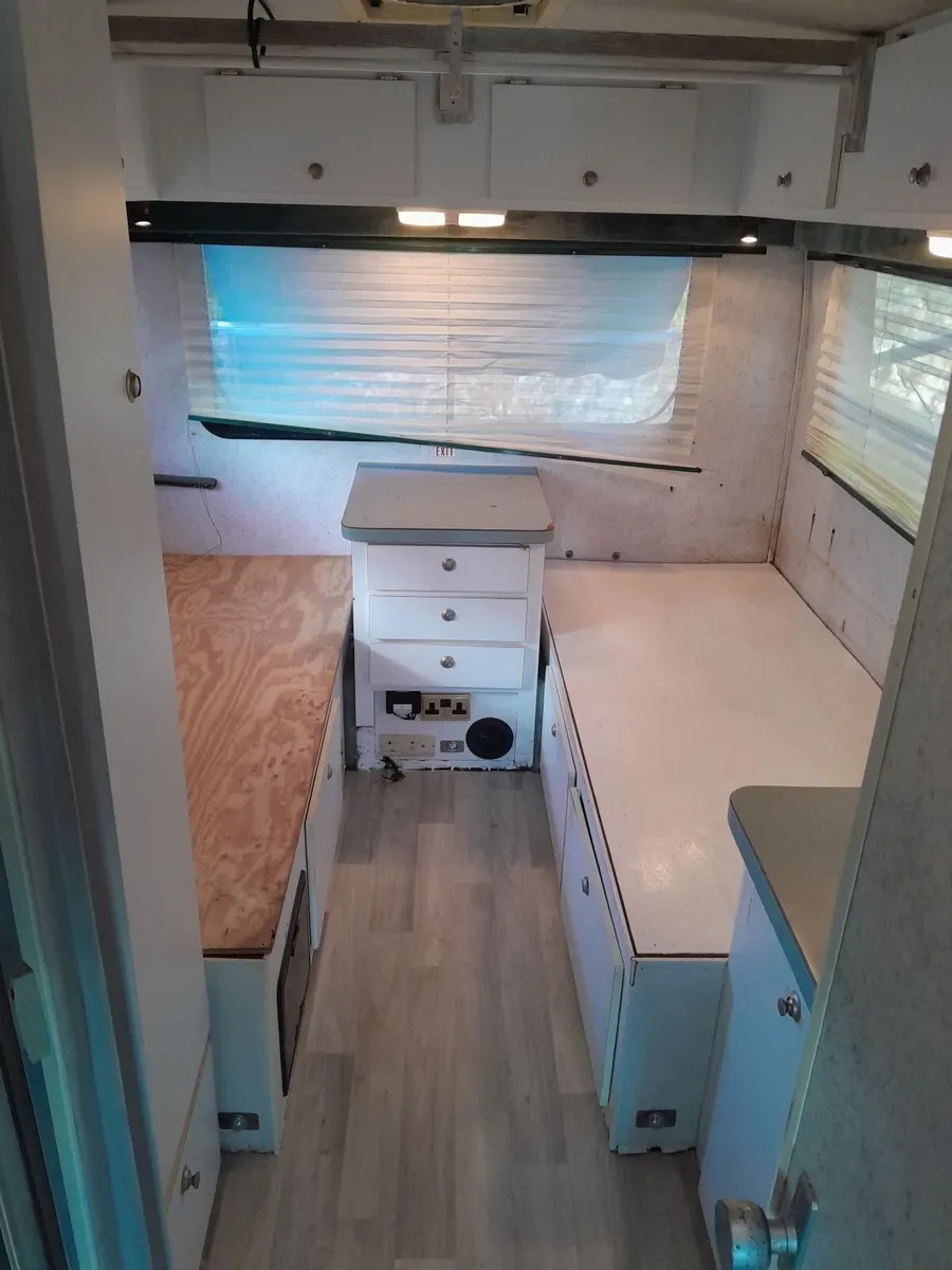 europa motorhome needs work - Image 3