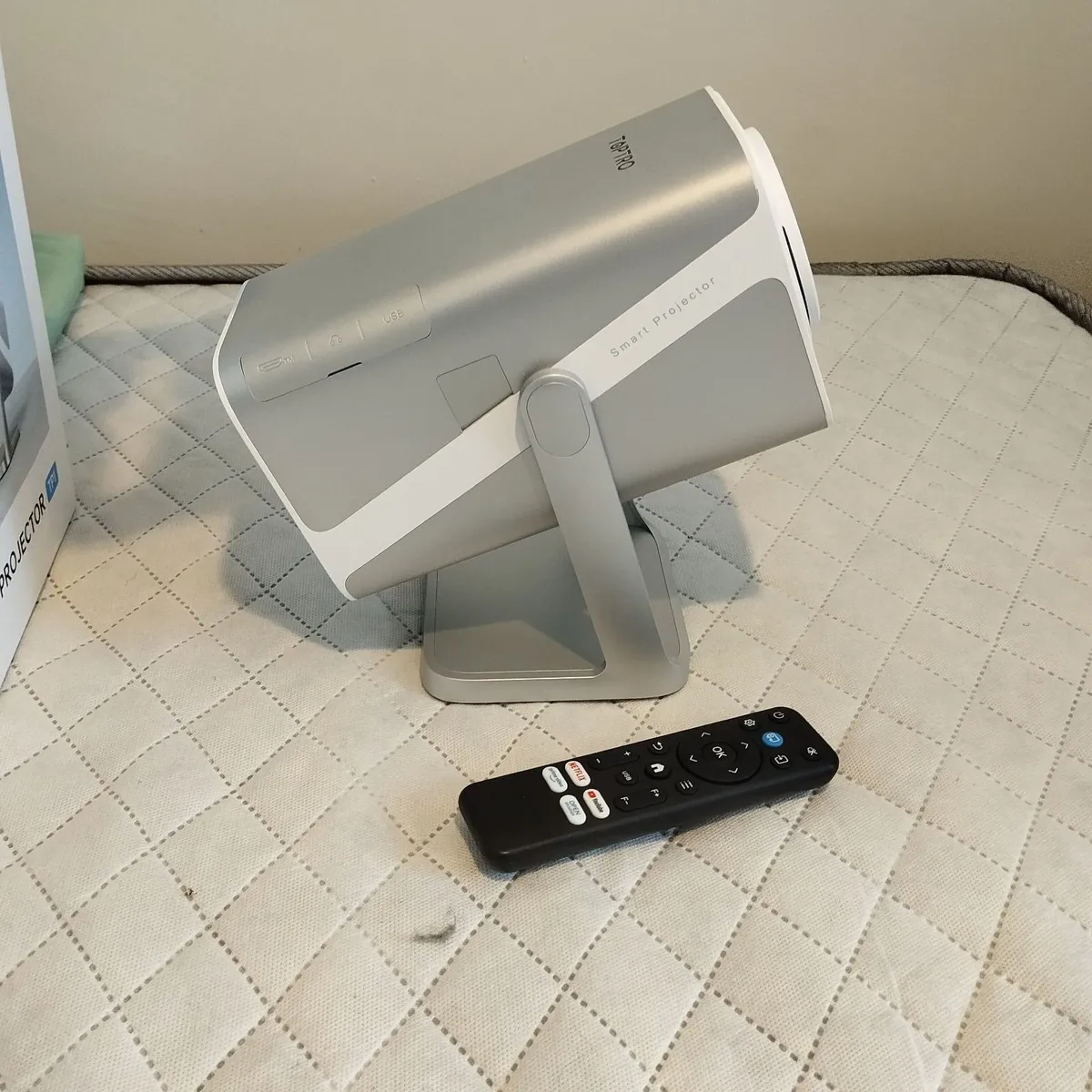 Projector - Image 1