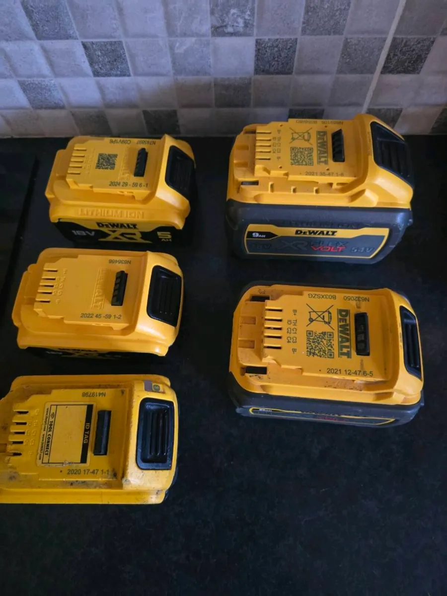 Dewalt batteries read description - Image 3