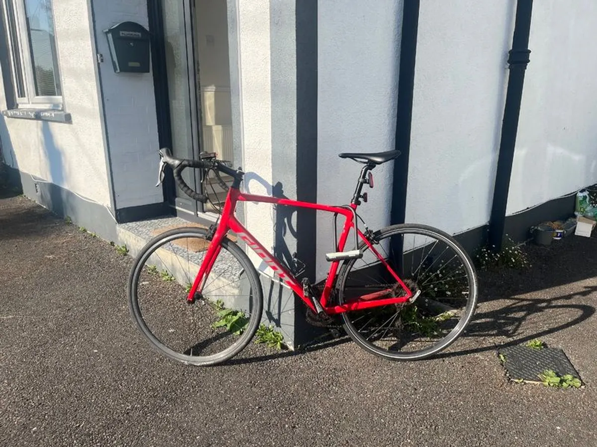 Giant Contend Road Bike - Large Frame (OPEN TO OFFERS) - Image 1