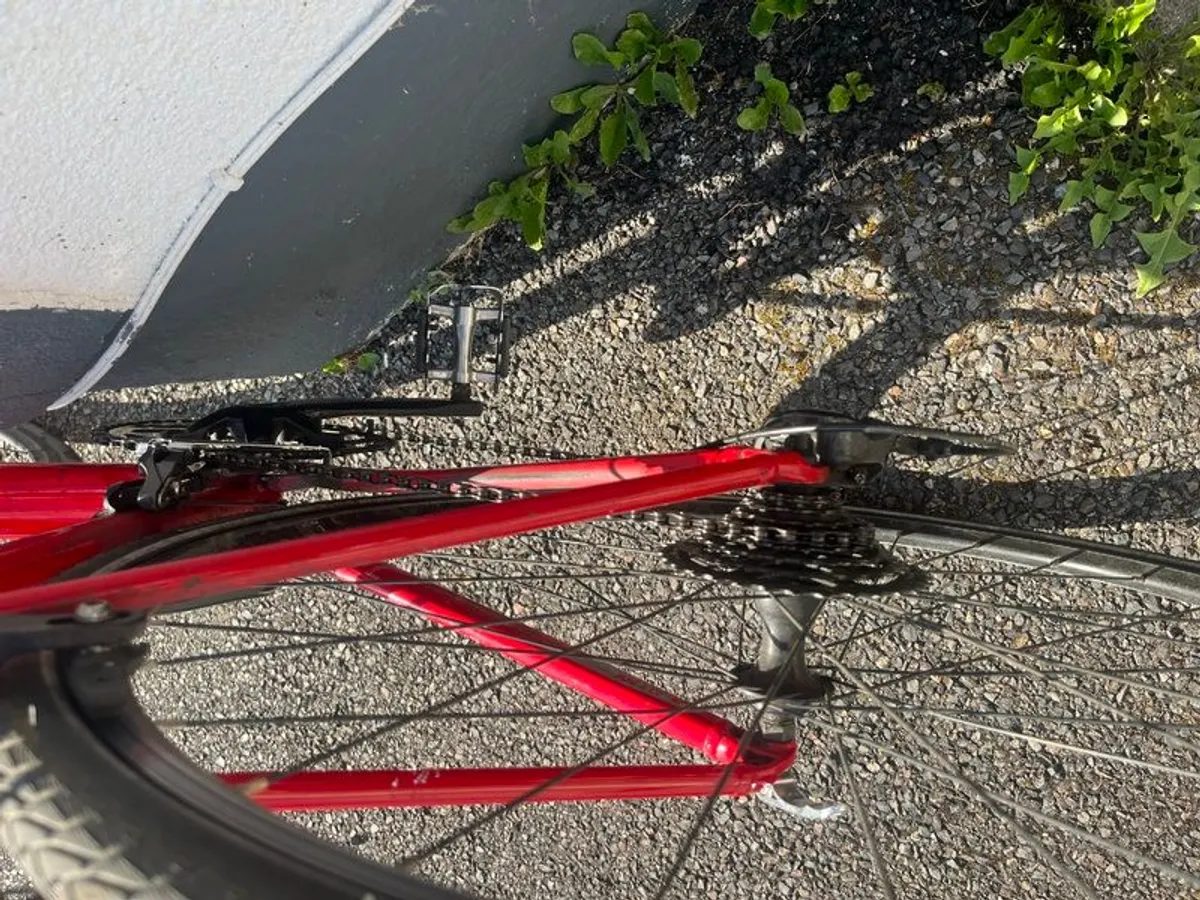 Giant Contend Road Bike - Large Frame (OPEN TO OFFERS) - Image 4