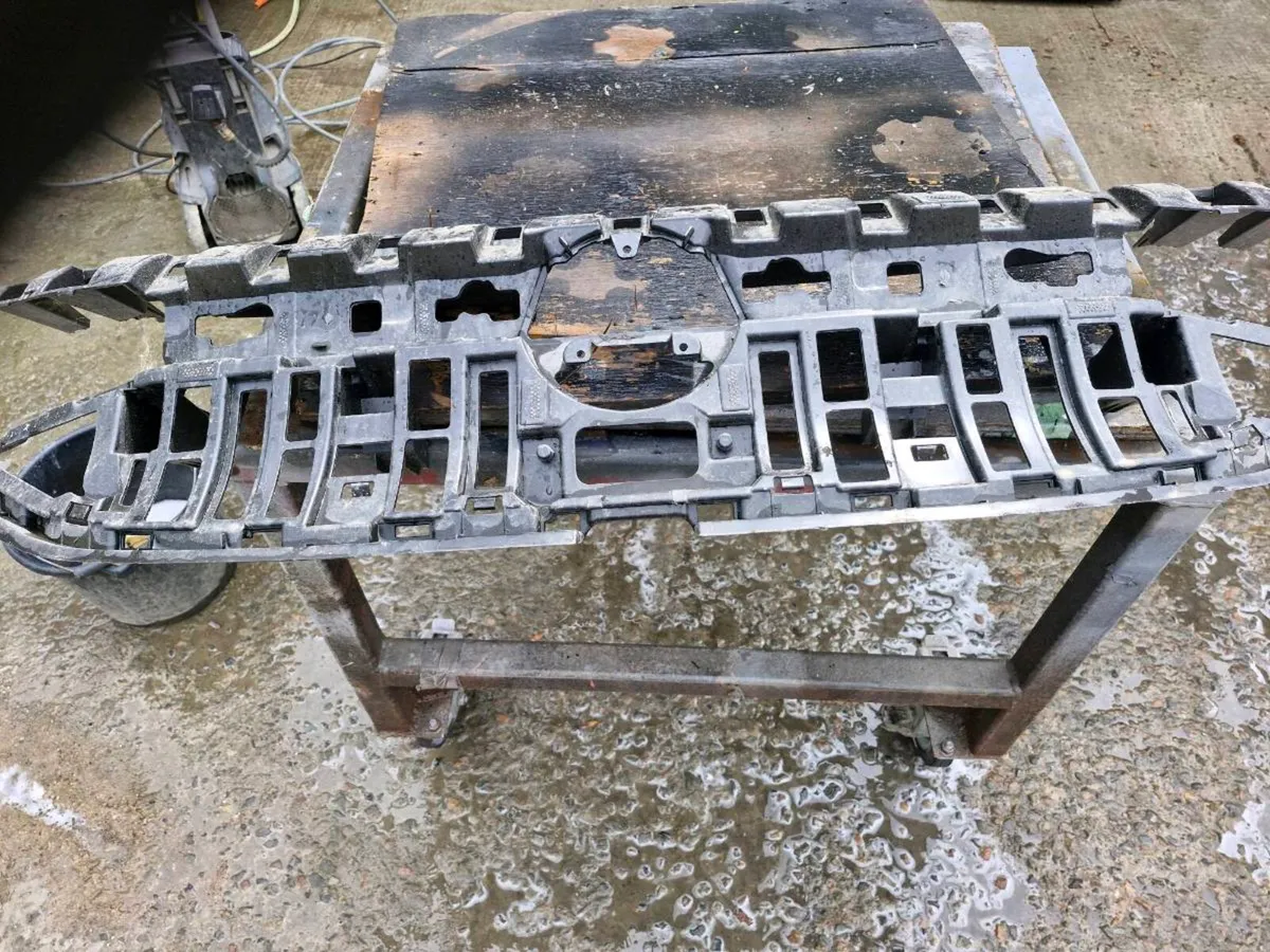 Various car bumpers - Image 3