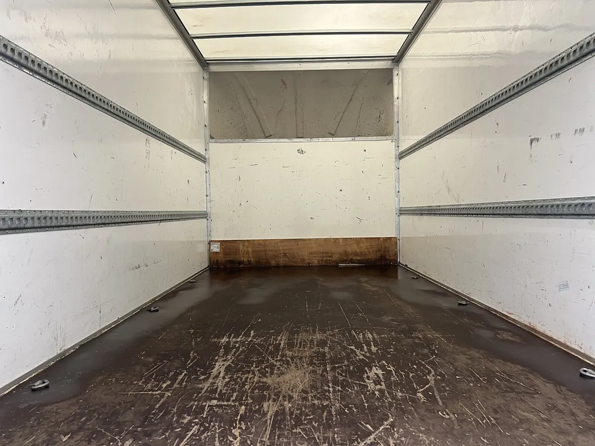 VB - 2022 Ford Transit Luton Box Van - Image 3