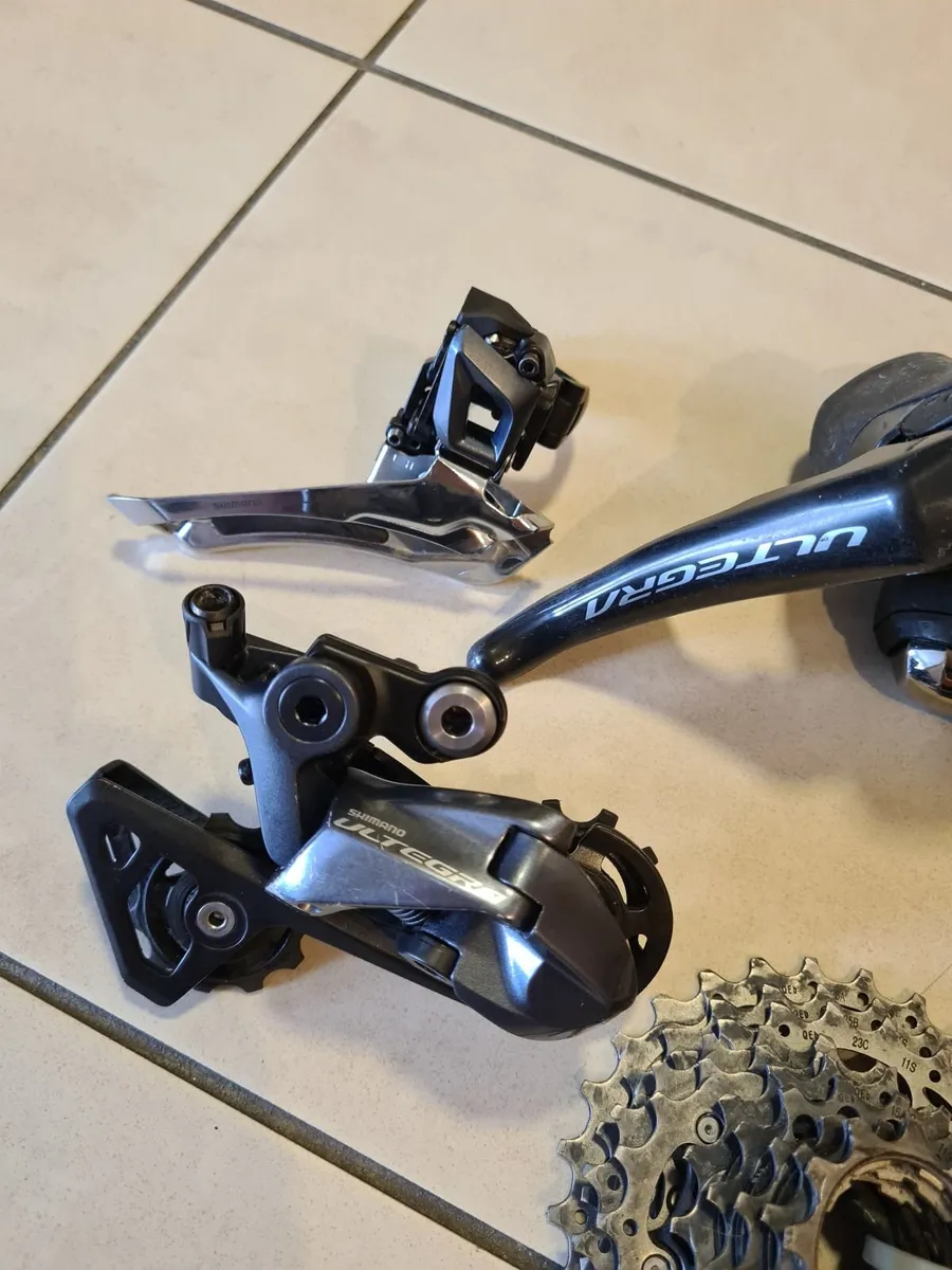 Shimano Ultegra 2x11 shifters and derailleurs. - Image 2