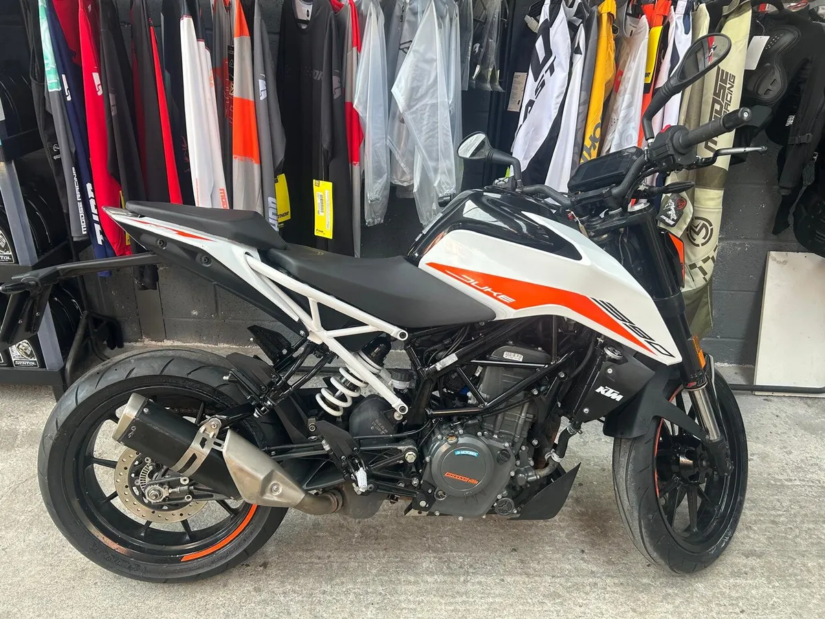 Ktm 390 duke - Image 1