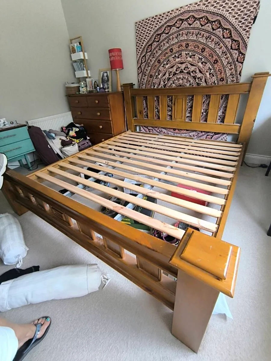 Solid pine Super King bed frame in excellent - Image 3