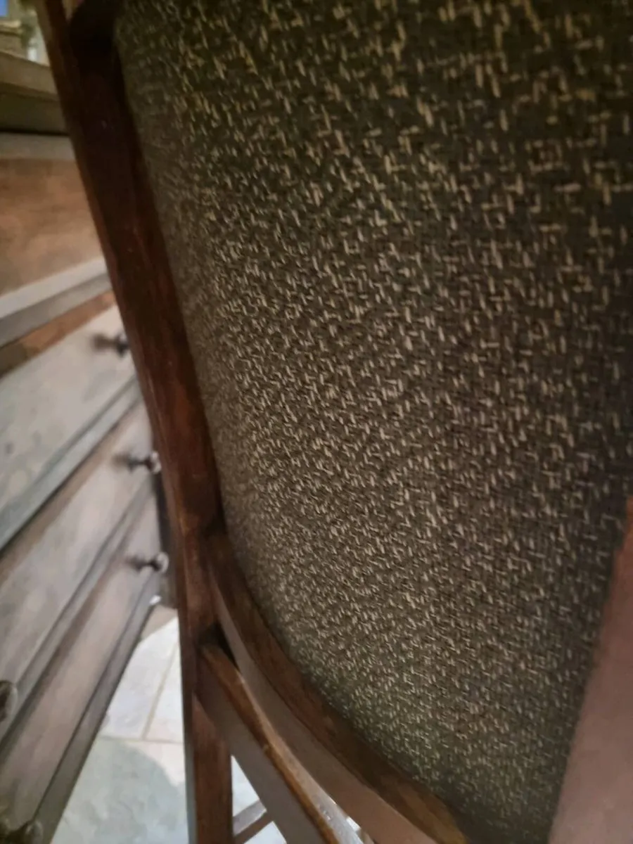 Beautiful Carved Oak Chair...€145 - Image 4