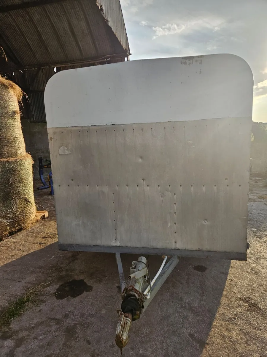 Cattle box - Image 2