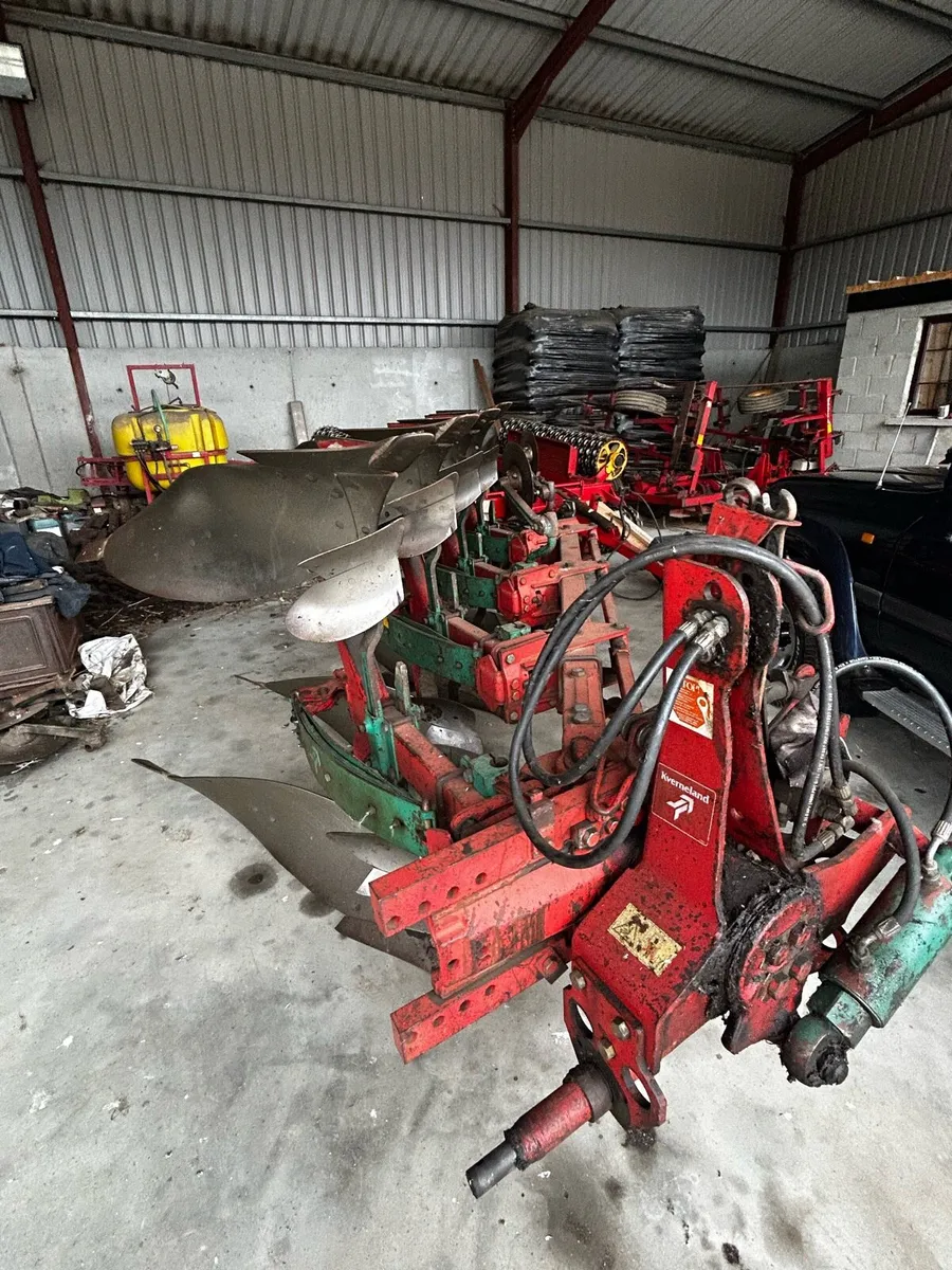 Kverneland ES80 Plough - Image 4