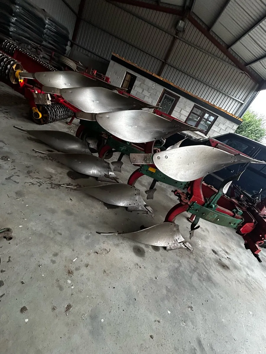 Kverneland ES80 Plough - Image 2