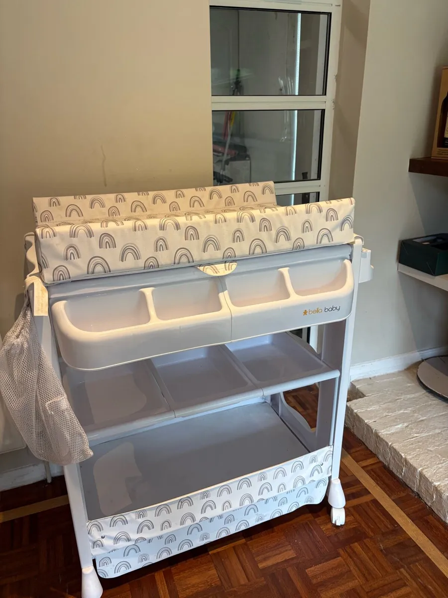 Changing table - Image 1
