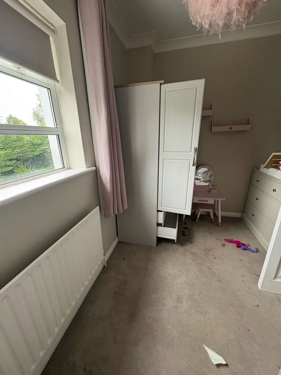 Wardrobe - Image 4