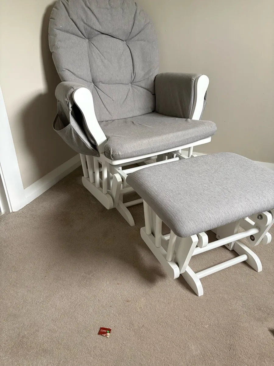 Nursery Rocking chair - Image 2