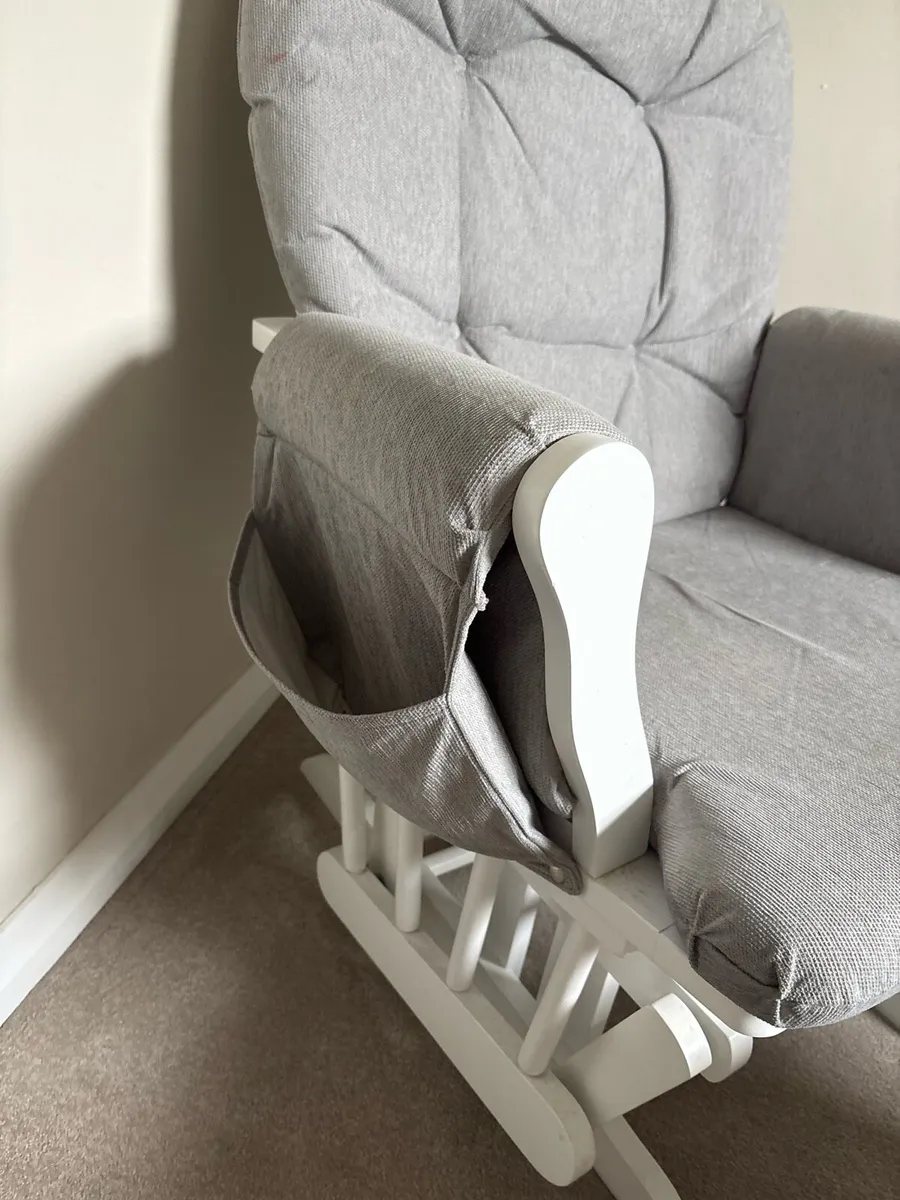 Nursery Rocking chair - Image 4