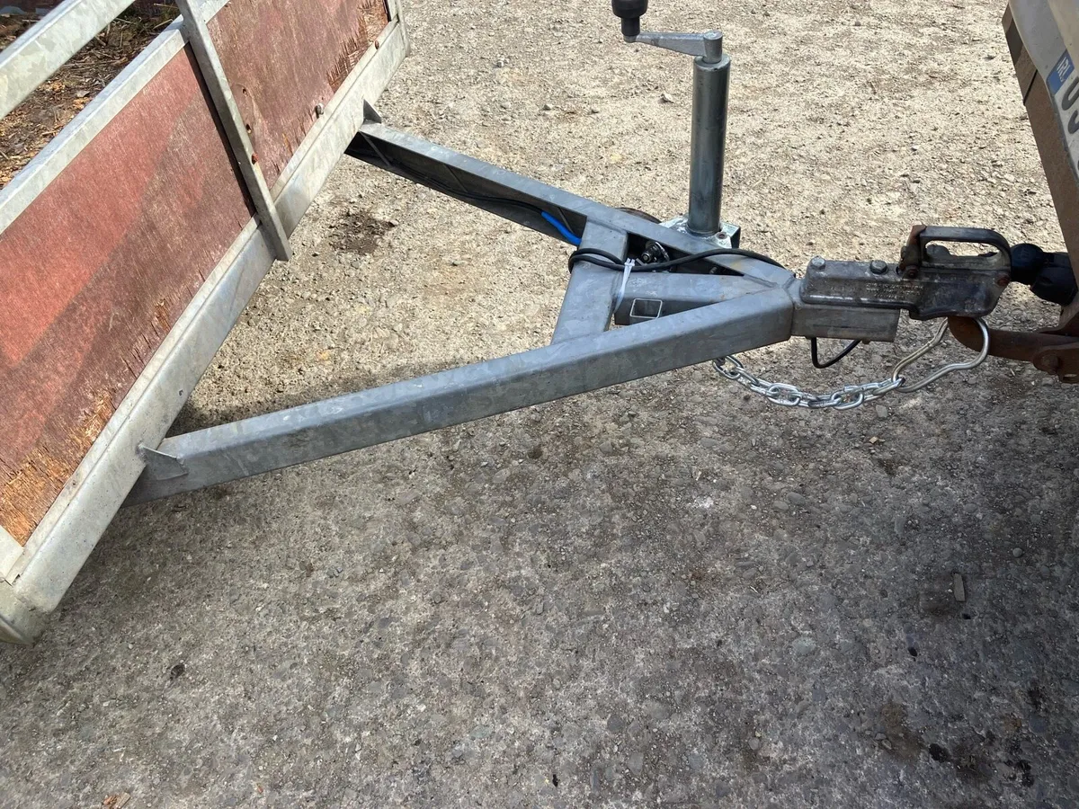 Trailers - Image 2