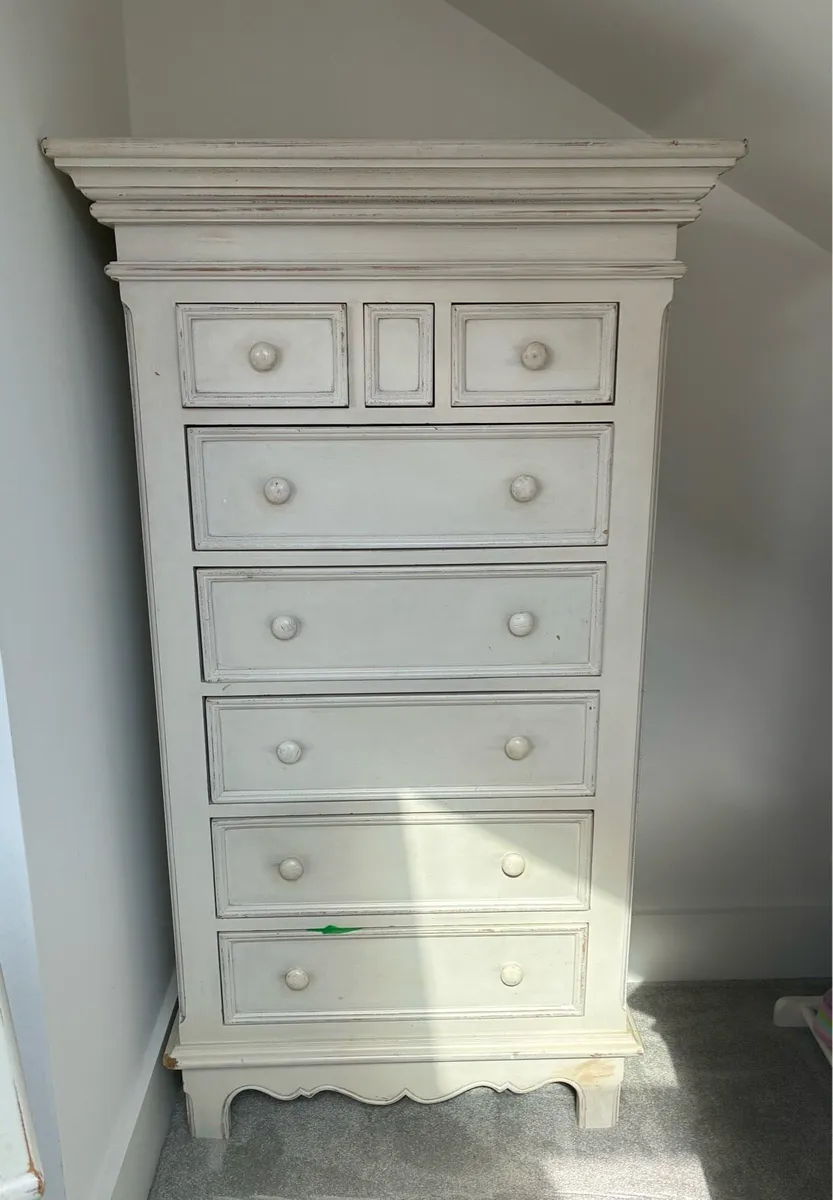 Cream distressed bedroom furniture set - Image 2