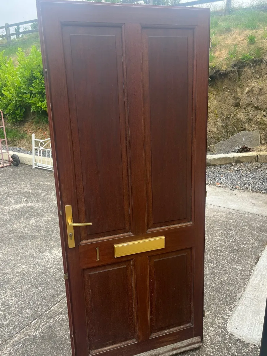 Solid Hardwood Front Door – with Lock & 2 keys - Image 2