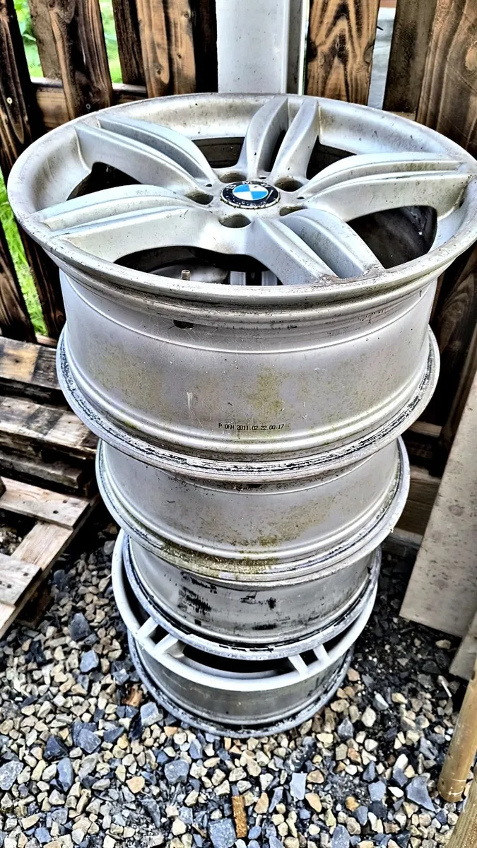 BMW ALUMINUM ALLOY WHEEL original - Image 2