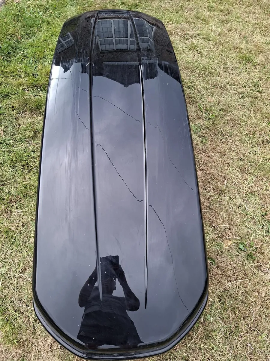 Roof Rack - Halfords -  580L Gloss Black Roof Box - Image 4