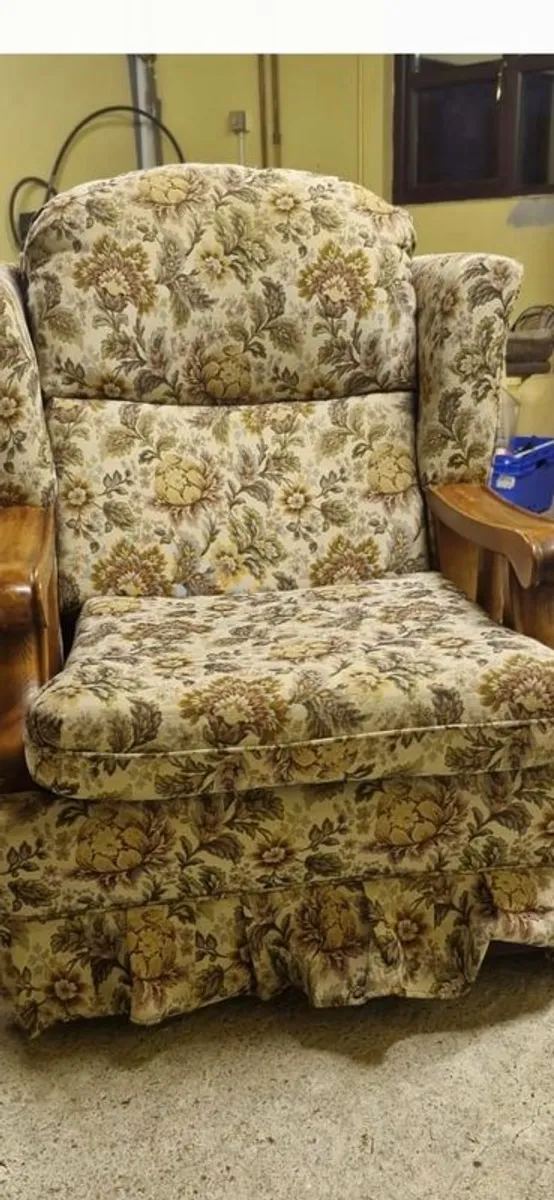 Chair for sale - Image 1