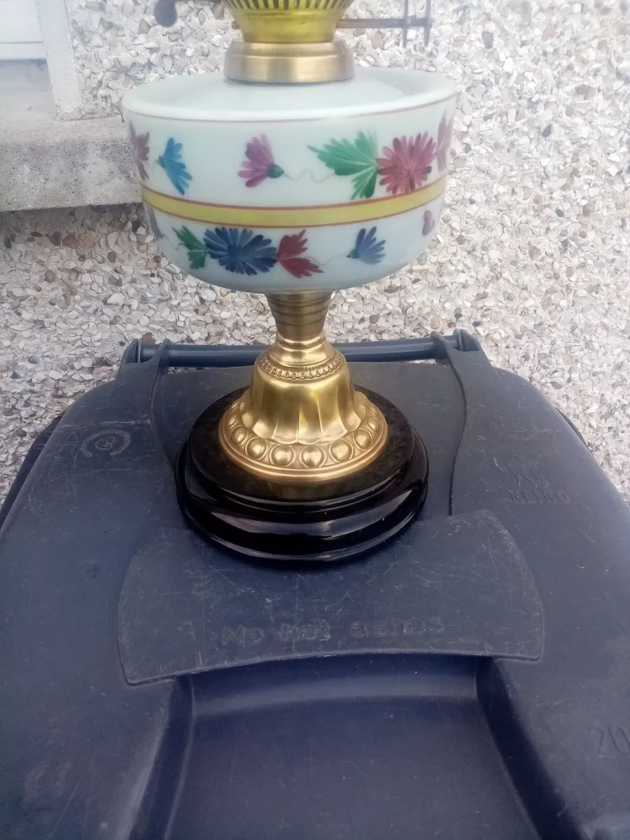 Vintage oil Lamp - Image 3