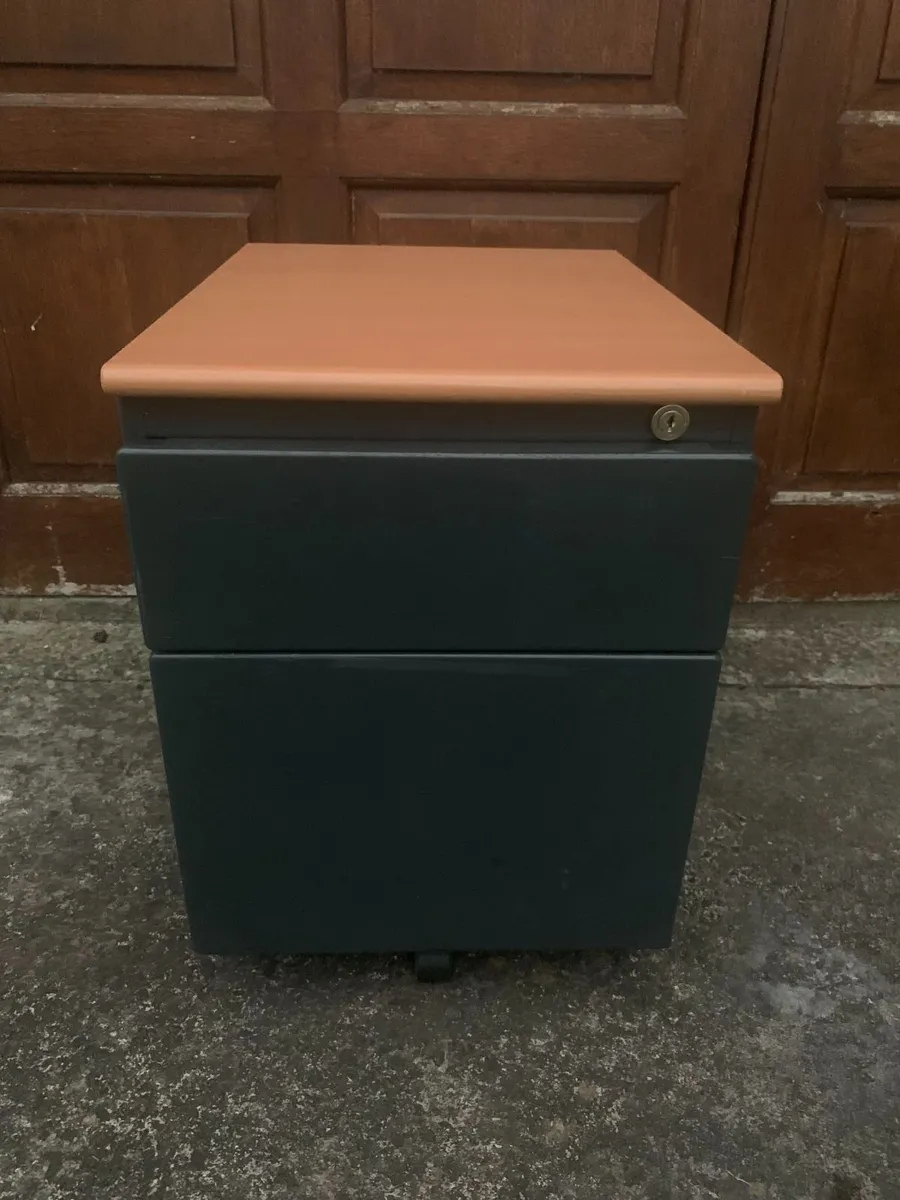 Pedestal - Image 1