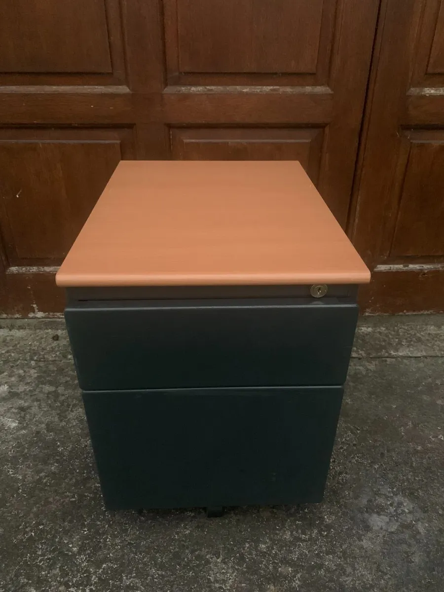 Pedestal - Image 2