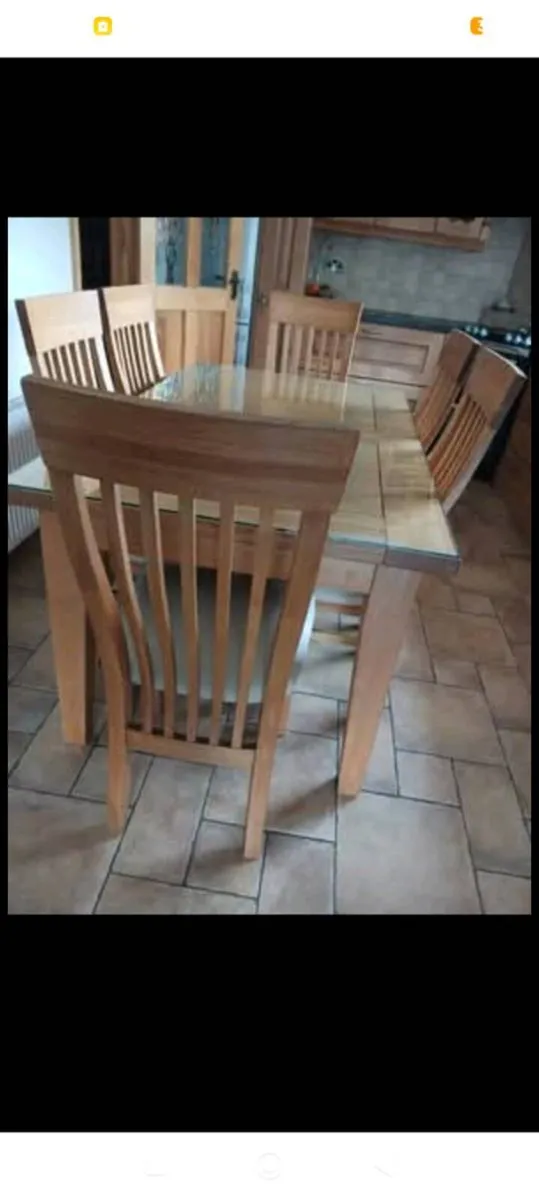 Solid White Oak table and 6 chairs with glass top - Image 1