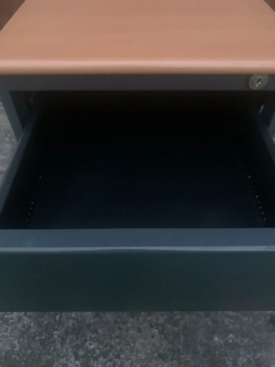 Pedestal - Image 3