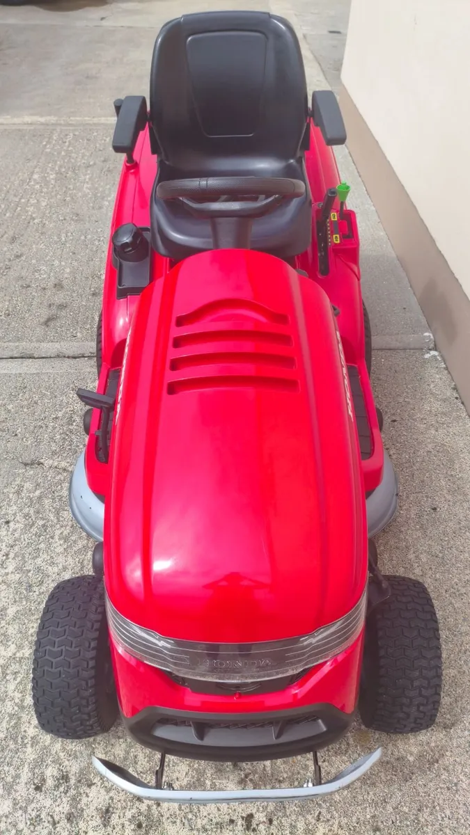 Honda 2417 Ride On Lawnmower - Image 3