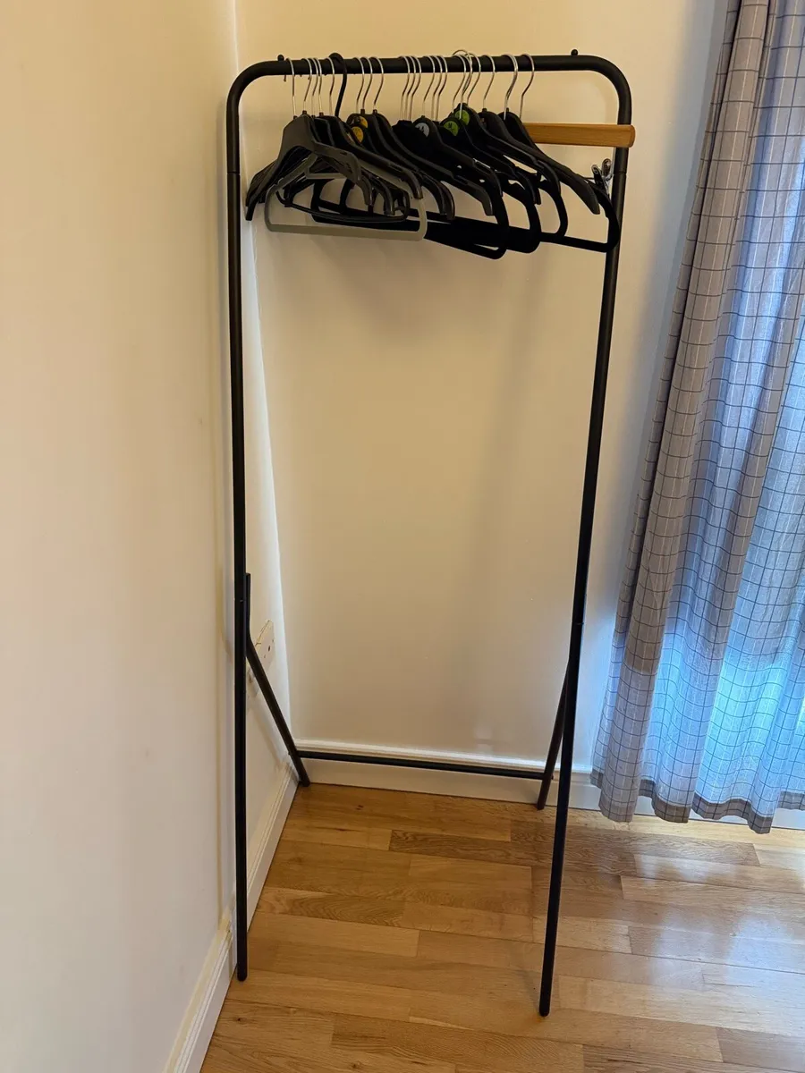 Clothing rack black