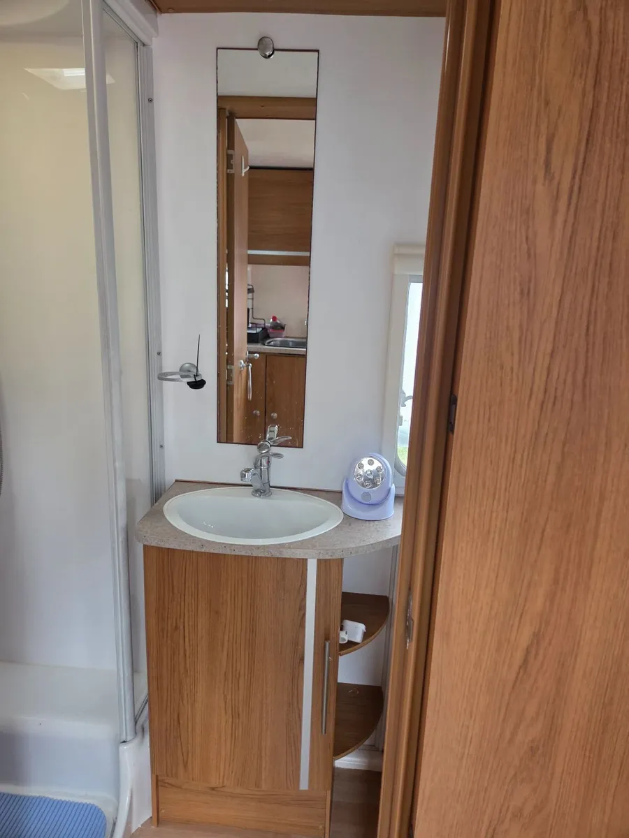 Caravan - Image 4