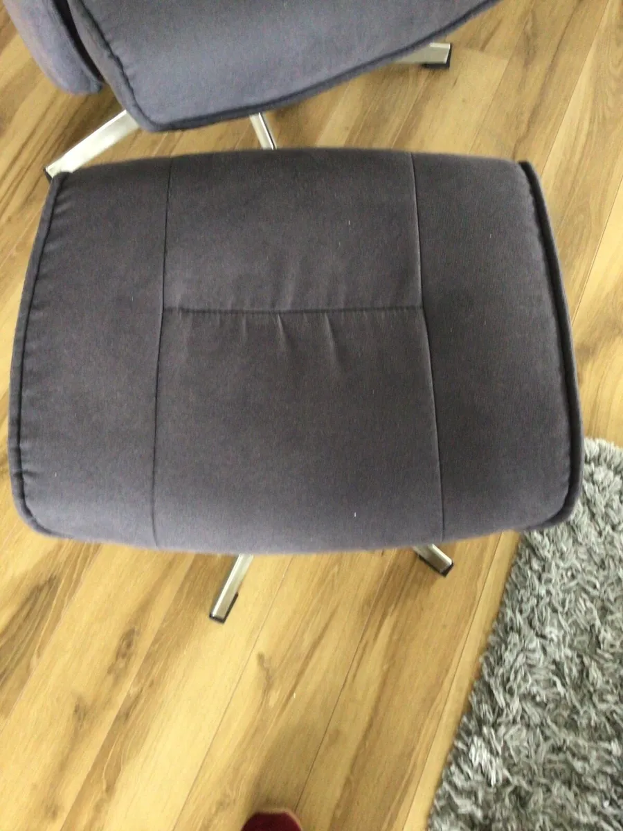 Recliner chair and footstool - Image 3