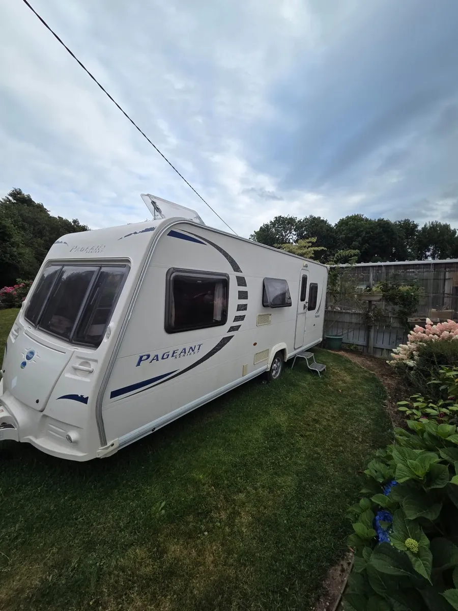 Caravan - Image 1
