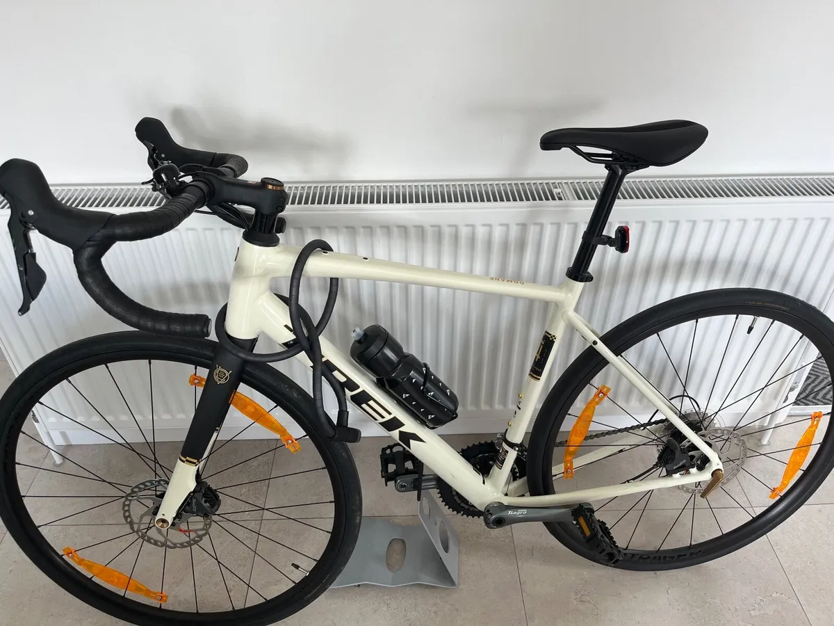 Domane AL 454 ERA White Bike - Image 1